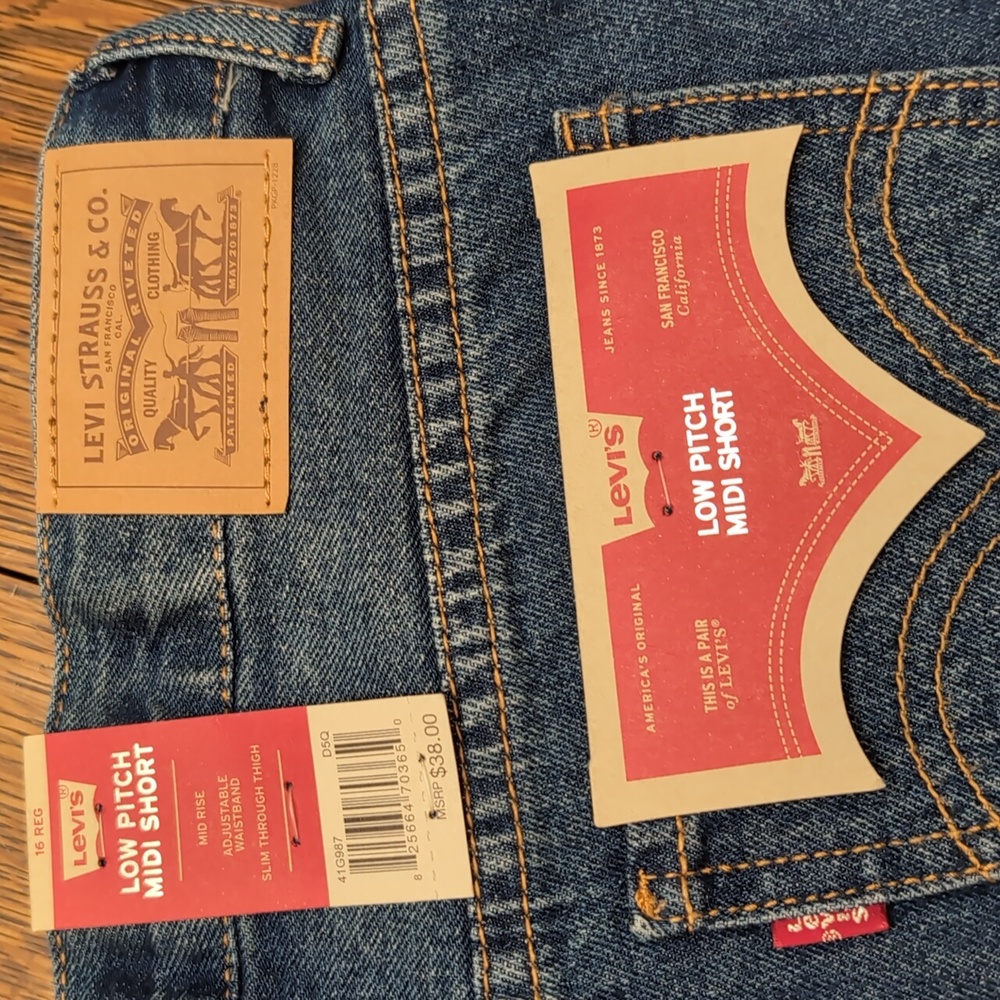 Girls Levi's shorts - Picture 7 of 10